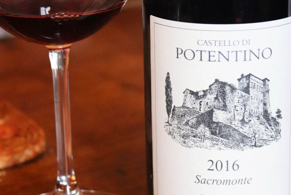 Im Tasting: Potentiono 2016 Sangiovese. Foto: Ellen Spielmann