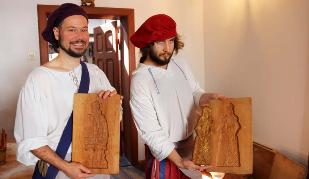 Historische Holzformen für Lebkuchen im Museum. Foto: Ellen Spielmann