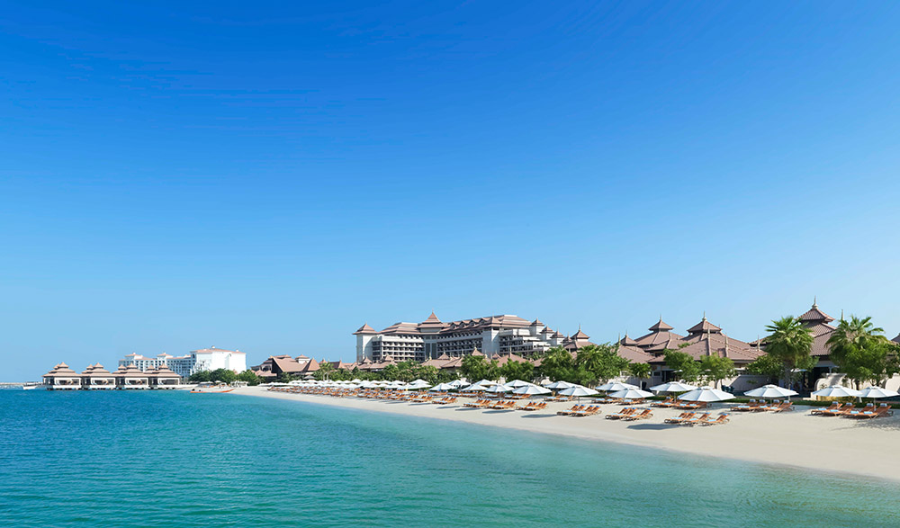Der Strand des Anantara: 400 Meter Badespaß. Foto: Anantara The Palm-Dubai Resort