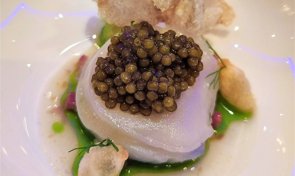 Kaviar auf Jakobsmuschel. Foto: Thomas Hauer