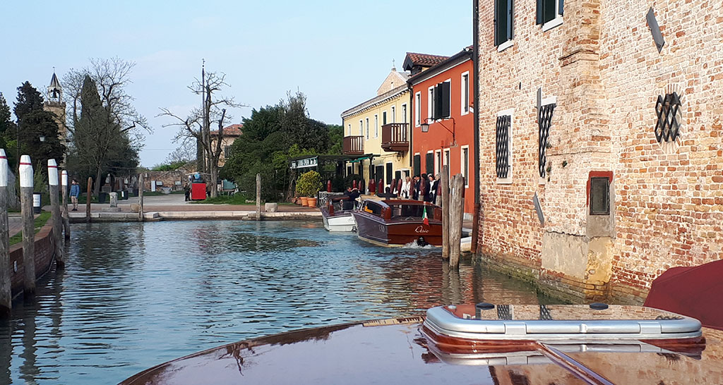 Mit dem Boot geht es zu Venedigs Private Island. Foto: Kiki Baron