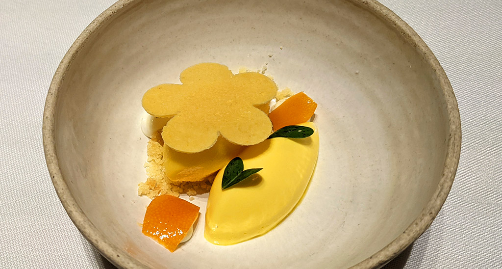 Dessert: Mandarine und Safran. Foto: Carola Faber