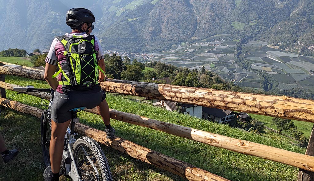Mit dem Mountain-Bike durch die Schönheit Südtirols. Foto: Carola Faber