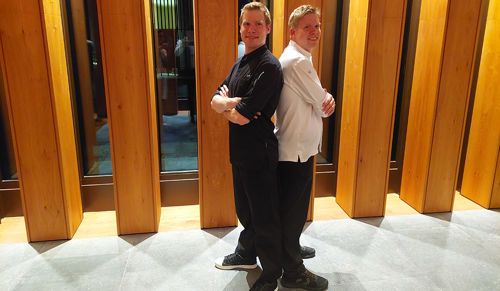 Frisch ausgezeichnet mit dem zweiten Michelin-Stern: die Zwillinge Dominik Sato und Fabio Toffolon mit dem „The Japanese“. Foto: Michael Schabacker