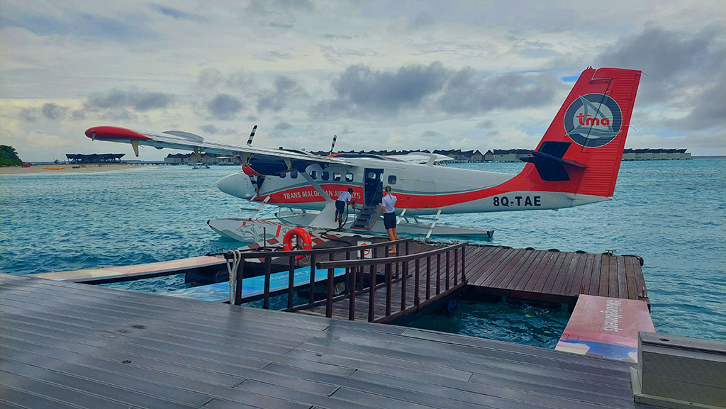 „Trans Maldivian Airways“ (TMA) fliegt ab Malé mehr als 90 Resorts an. Foto: Michael Schabacker