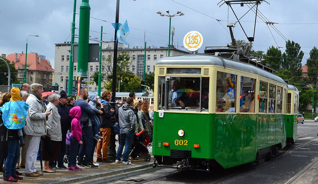 Auch das gibt es in Posen zu sehen: alte Bahnen in der Stadt. Foto: pixabay