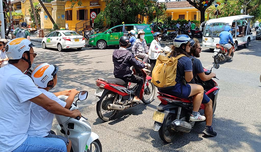 Buntes Treiben auf den Straßen von Da Nang. Foto: Michael Schabacker