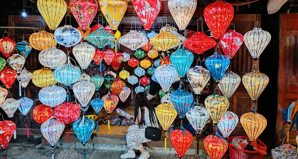 Zahlreiche Lampions erleuchten die Straßen Hội Ans. Foto: Michael Schabacker