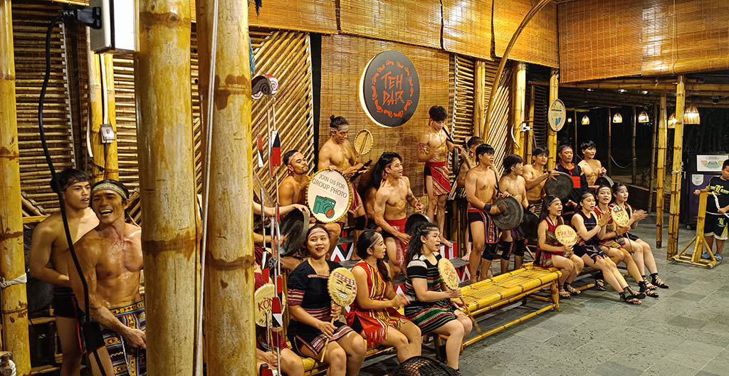 Die Artisten des Vietnamese Bamboo Circus. Foto: Michael Schabacker