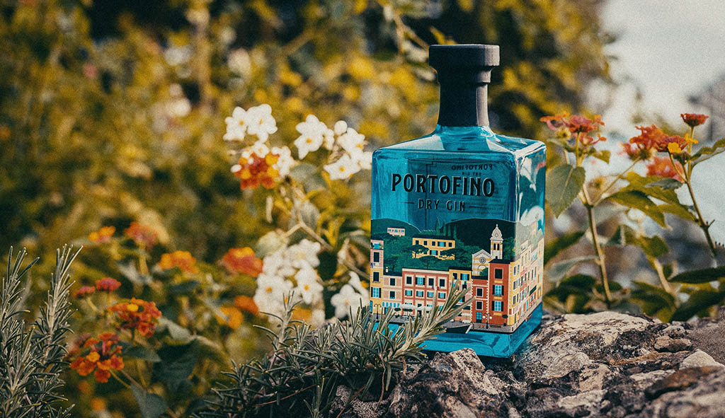 Allein schon die Pracht der Flaschen von Phillips Gin-Auswahl ist bereits ein Hochgenuss – Philosophische Momente im „Mignon“. Foto: Portofino Dry Gin