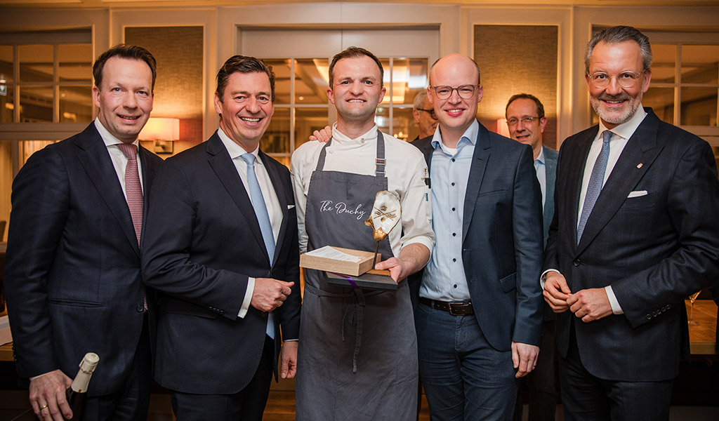 Christian Siegling, Ingo C. Peters, Matthäus Gruchot (Gewinner des SDL-Contest), Philipp Ferber und Cyrus Heydarian. Foto: Selektion Deutscher Luxushotels