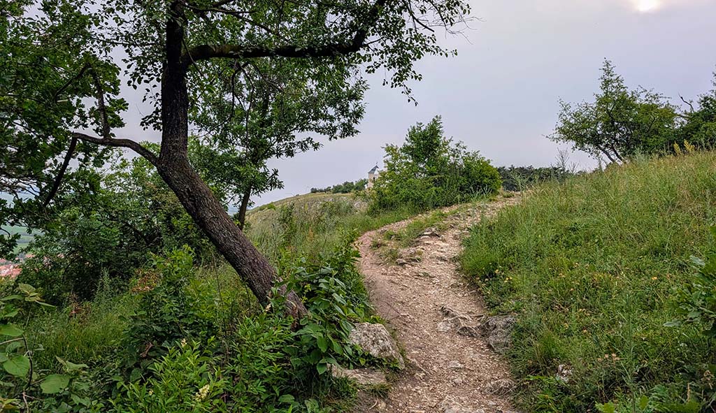 Auf dem Weg zur Kirche St. Sebastian. Foto: Carola Faber