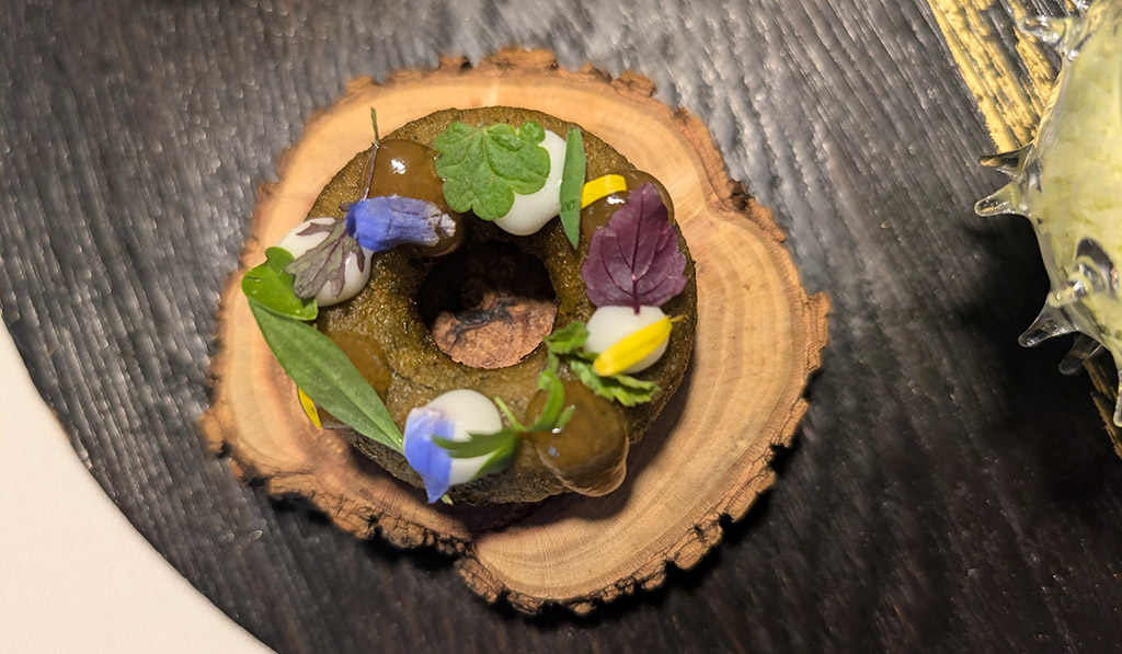 Start des Menüs: Amuse. Foto: Carola Faber