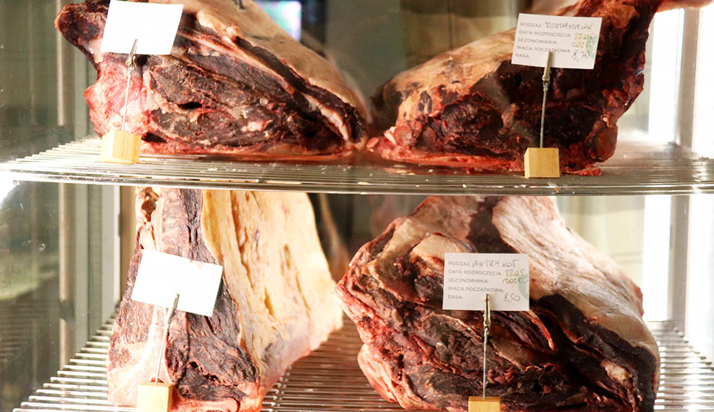 Dry-aged Fleisch im Spitzenrestaurant Babinicz. Foto: Ellen Spielmann