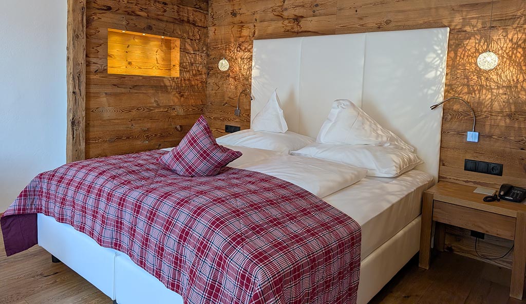 Die Zimmer sind gemütlich eingerichtet. Foto: Carola Faber