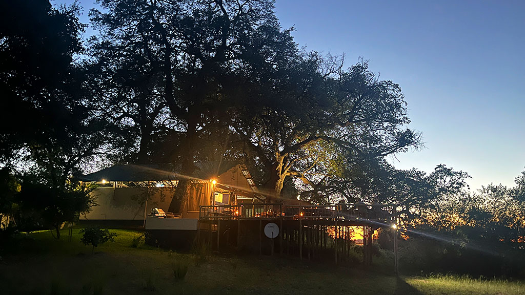 Abendstimmung in der Caprivi Mutoya Lodge. Foto: Jochen Hägele