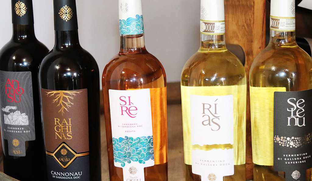 Verschiedene Weine der Tenute Gregu. Foto: Jürgen Sorges