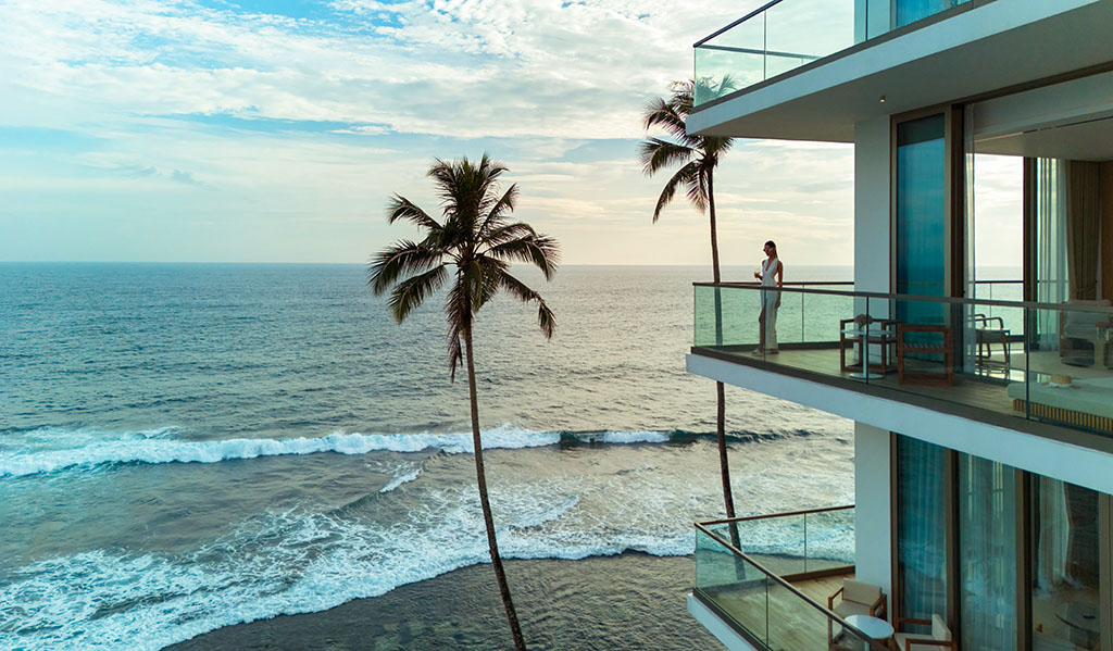 Das Hotel liegt direkt am Strand. Die Gäste erwartet ein fantastischer Blick auf den Indischen Ozean. Foto: Radisson Collection Resort Galle