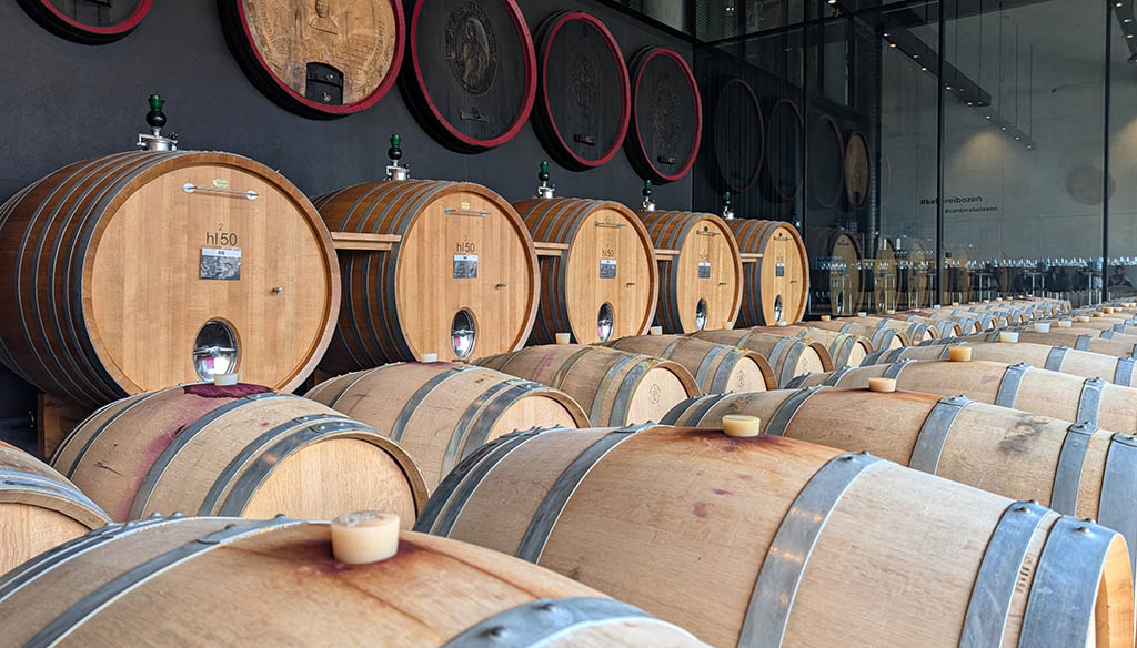 Im Fasskeller der Kellerei. Foto: Carola Faber