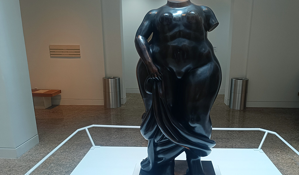 Auch Bilder von Alber Bierstadt, Benjamin West oder auch Skulpturen von Bessie Potter Vonnoh und Fernando Botero stehen im Museum. Foto: Michael Schabacker