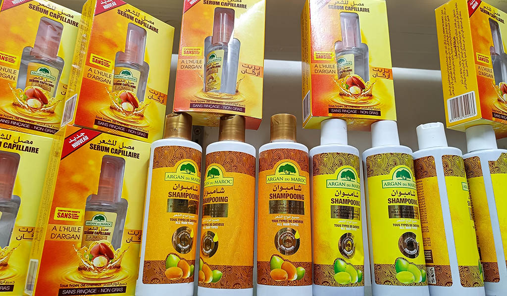 Auch diverse andere Produkte werden aus dem „flüssigen Gold" Marokkos produziert. Foto: Michael Schabacker