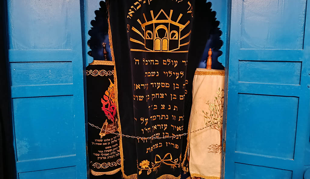 Tora in einer kleinen Synagoge in der Medina von Essaouira. Foto: Michael Schabacker