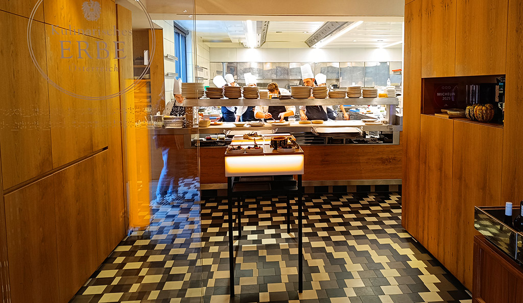 Blick in die Küche des Steirereck. Foto: Michael Schabacker