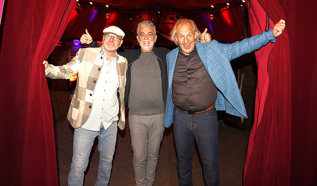 Kulinarik braucht Bühne: Zeltbauer Richard Matthes (links), Spitzenkoch Mario Gamba Mi und Comedian Sven Pawlitschko (künstlerischer Leiter; rechts) – drei Persönlichkeiten, ein Erlebnis. Foto: HULLIS