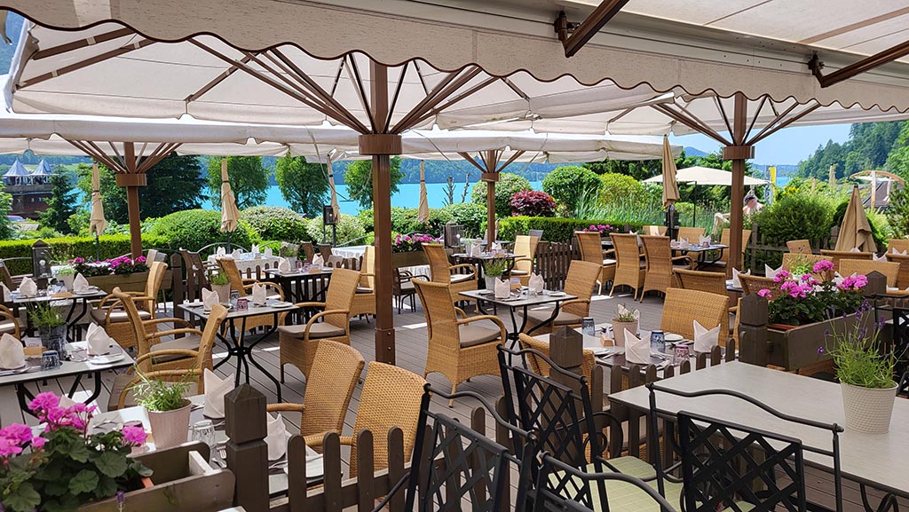 Restaurant-Terrasse. Foto: Waldhof Fuschlsee Resort