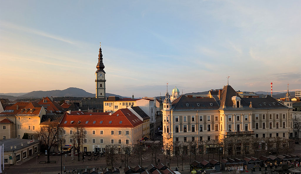 Skybar: mit Blick über die Stadt. Foto: Carola Faber