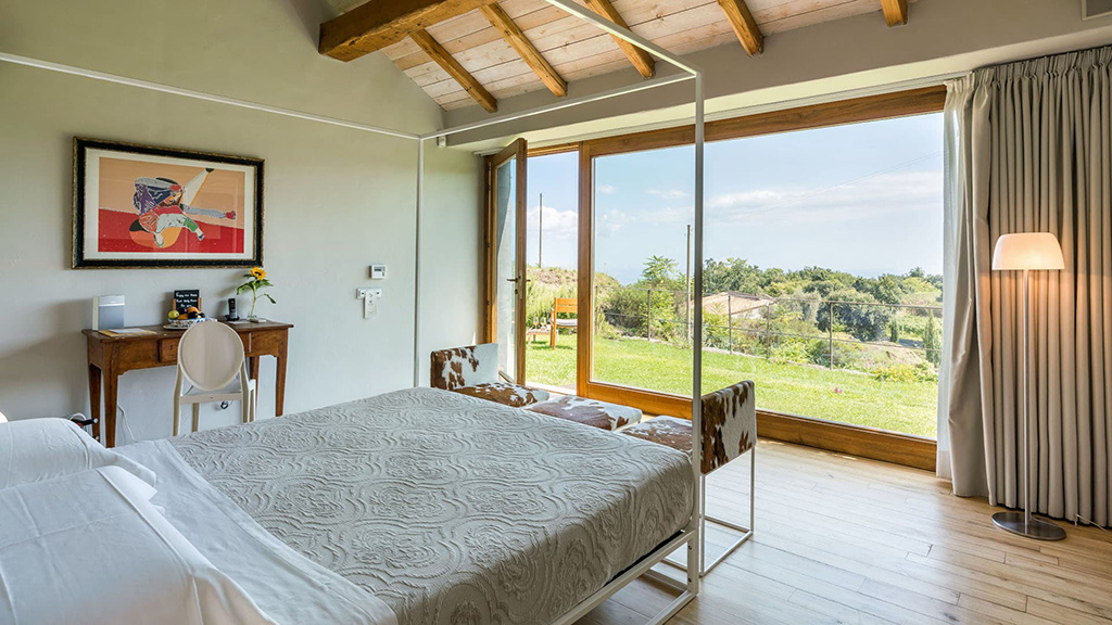 Ausblick aus einem Zimmer auf die Region. Foto: Monaci delle Terre Nere