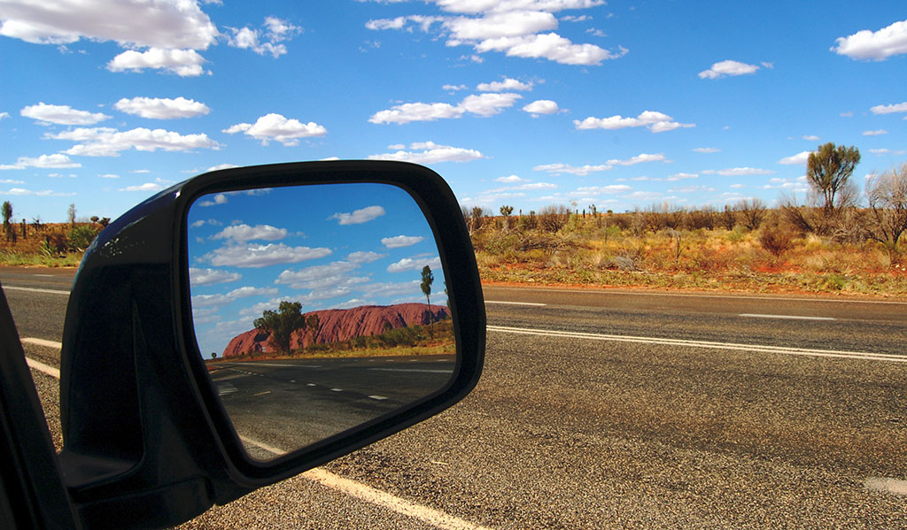 Mit dem Auto: Von Melbourne sind es rund 2.300 Kilometer bis Uluru. Foto: pixabay