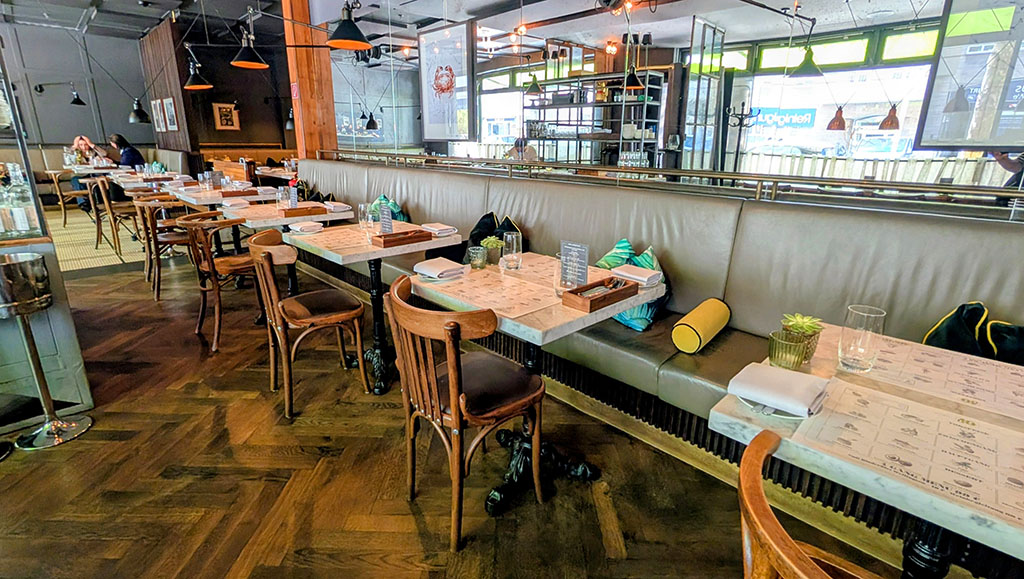 Der Gastraum der Brasserie. Foto: Carola Faber