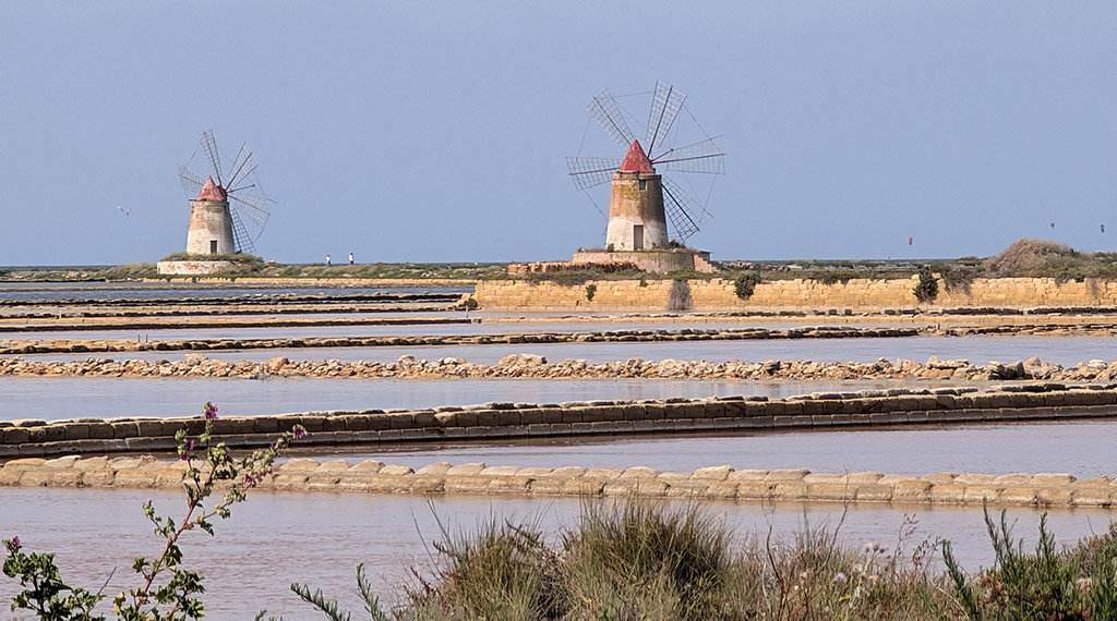 Lagune dello Stagnone: Seit Jahrhunderten wird hier Meersalz gewonnen. Foto: Carola Faber