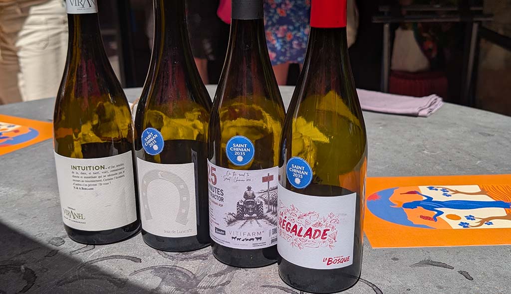 Die verschiedenen Weine zum Essen. Foto: Carola Faber