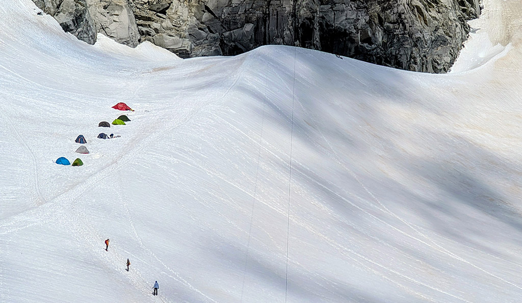 Beeindruckende Bilder: Bergsteiger auf dem Mont Blanc. Foto: Carola Faber