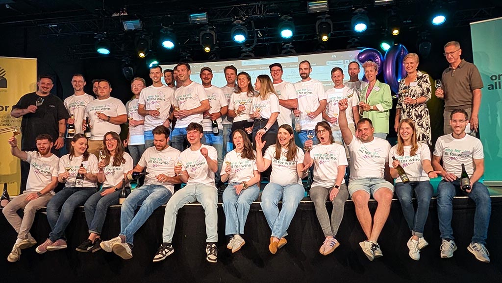 Im Mainzer KUZ-Kulturzentrum: 25 Winzerinnen und Winzern aus neun deutschen Anbaugebieten. Foto: Carola Faber