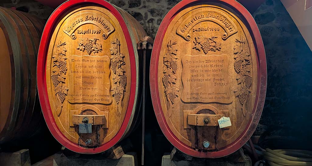 Im Fasskeller des Weinguts. Foto: Carola Faber