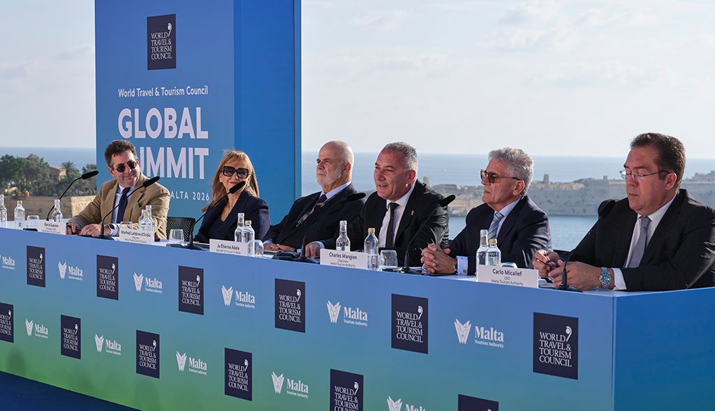 Dr. Charles Mangion, Vorsitzender der maltesischen Tourismusbehörde (2.v.r.): „4,9 Milliarden US-Dollar werden voraussichtlich in diesem Jahr durch den Tourismussektor in die maltesische Wirtschaft investiert“. Foto: WTTC Global Summit 2026