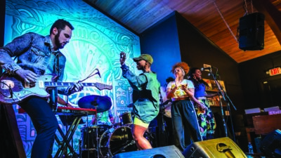 Foto: Grimeys Records Shop / Jessy Wilson - Journal Communications / Jeff Adkins