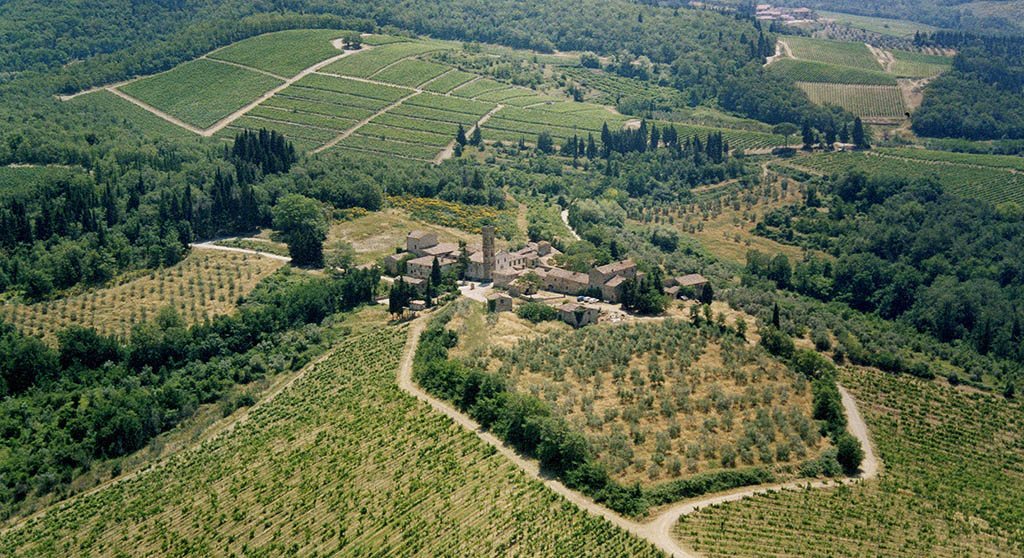 Luftaufnahme vom Weingut. Foto: Isole e Olena